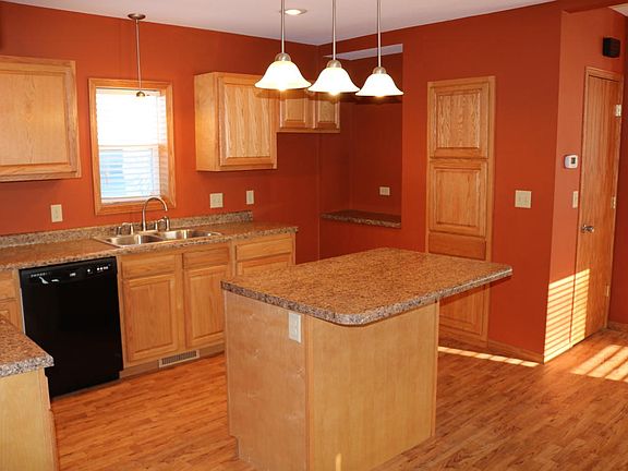 5th image of 2335 Prospect St