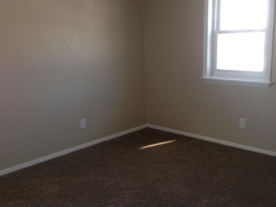 1st image of 576 Taunton Pl APT 4