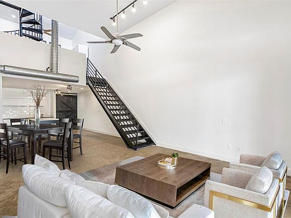 5th image of 1601 W Webster St #7