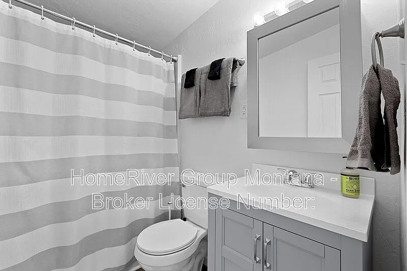 3 bed, 1.0 bath, 1104 sqft, $2,895 — Photo 4