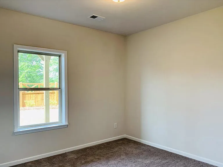 250 Mahone Dr — Photo 14