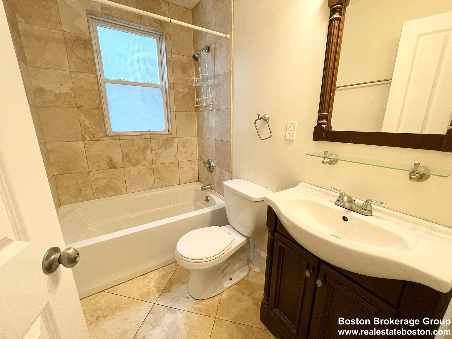 4 bed, 1200 sqft, $6,000 — Photo 3