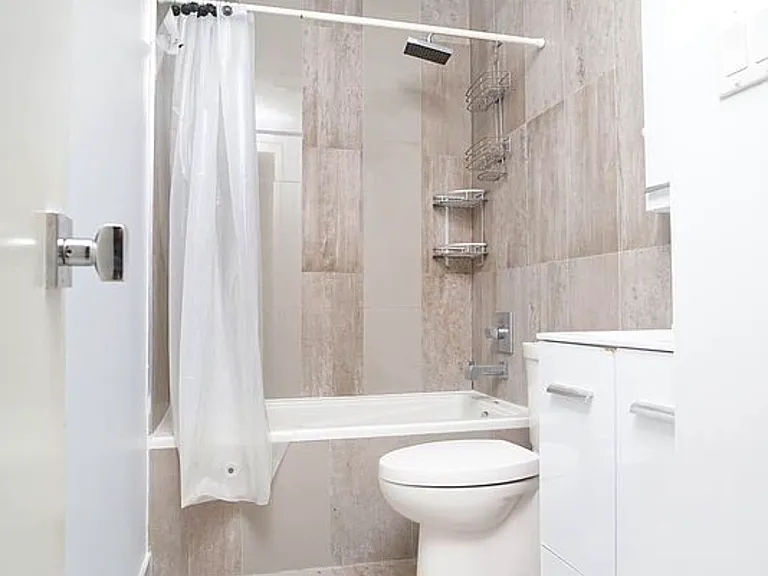 462 Pulaski St #4F — Photo 7