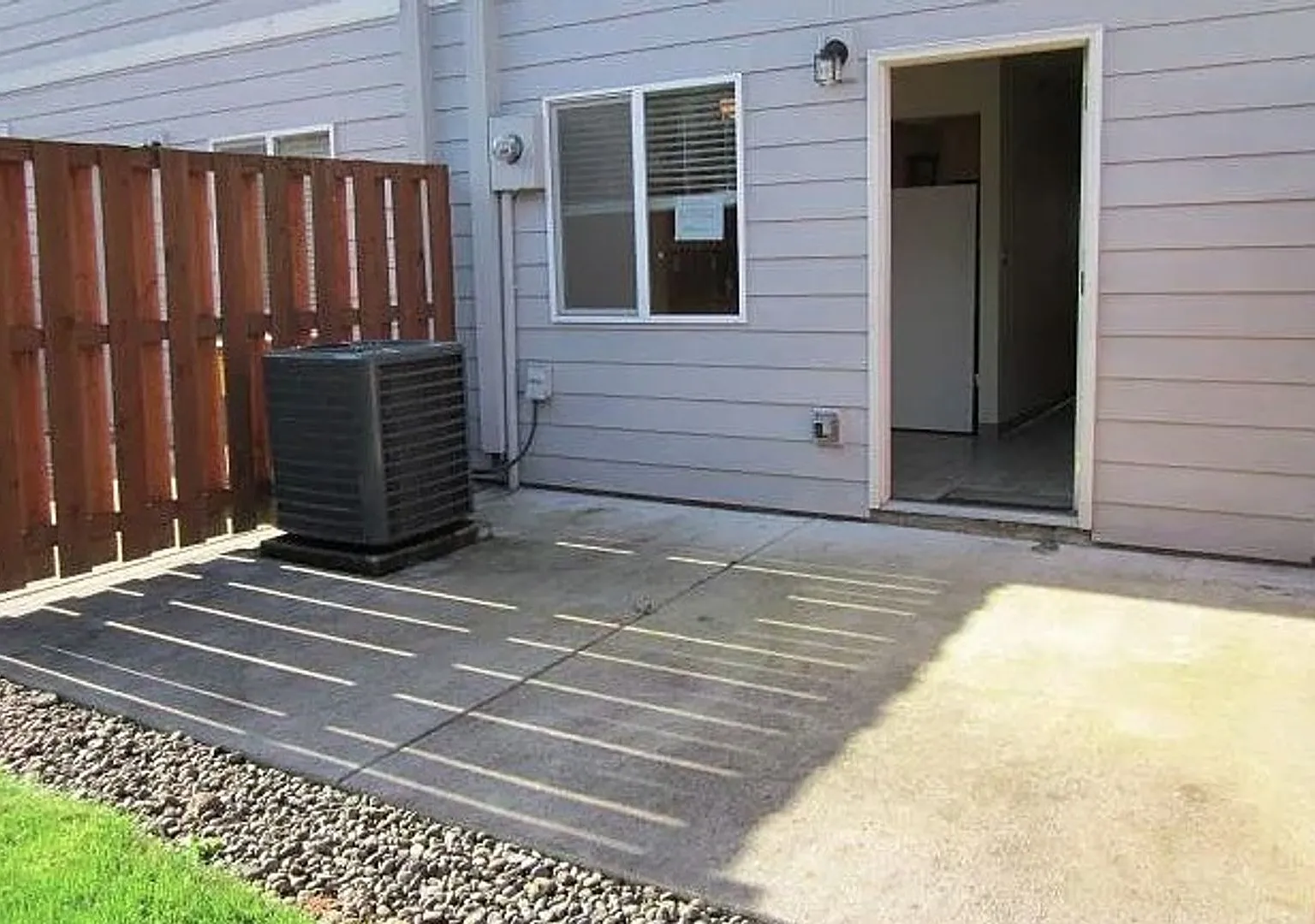 2 BD Washougal Townhome with Private Backyard — Photo 2