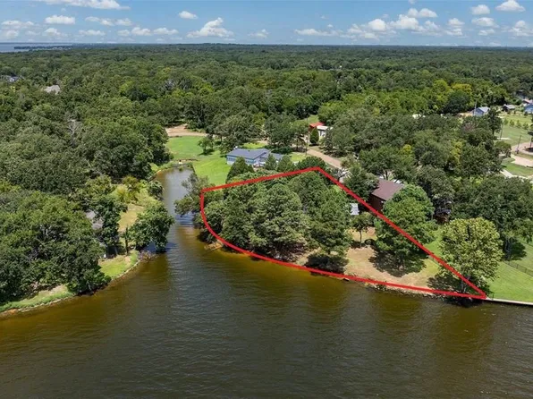 229 Esquire Estates Rd, Mabank, TX 75156