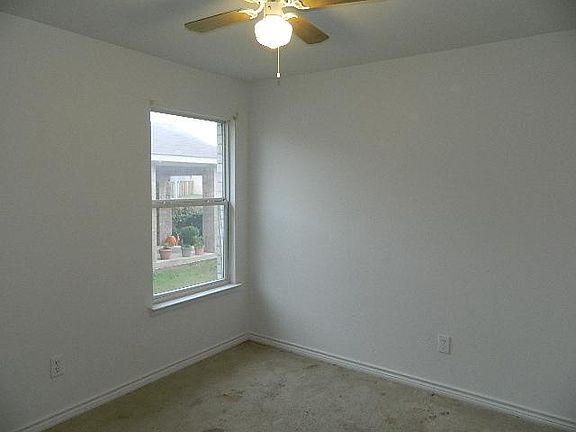5th image of 800 Margaret Dr