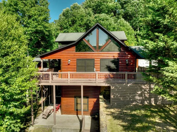 573 Weaver Creek Way, Blue Ridge, GA 30513