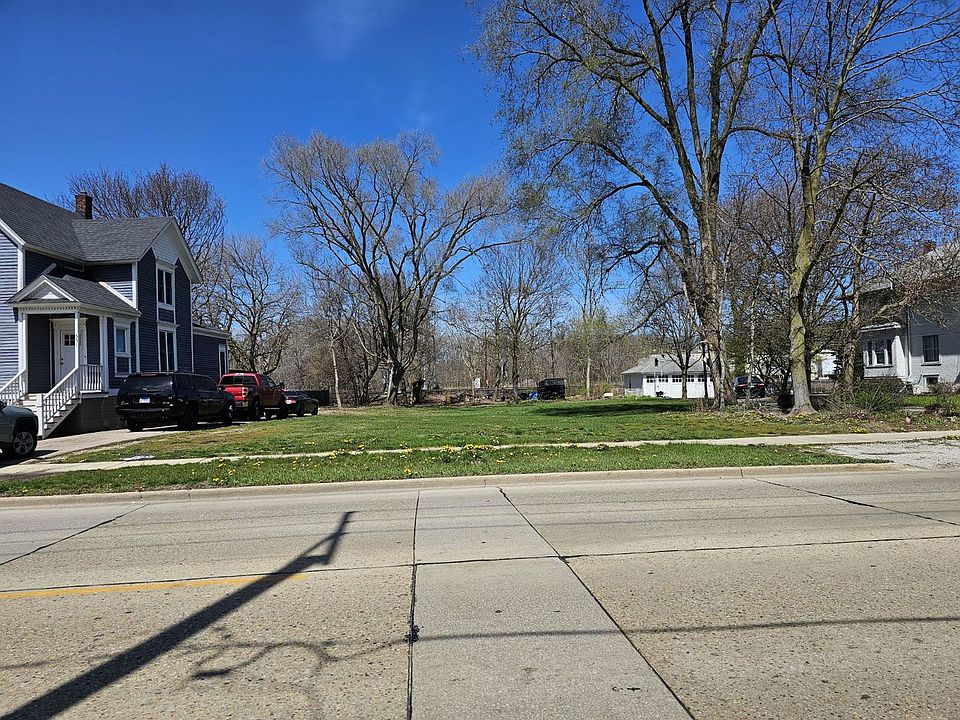 2nd image of 347 W Washington St