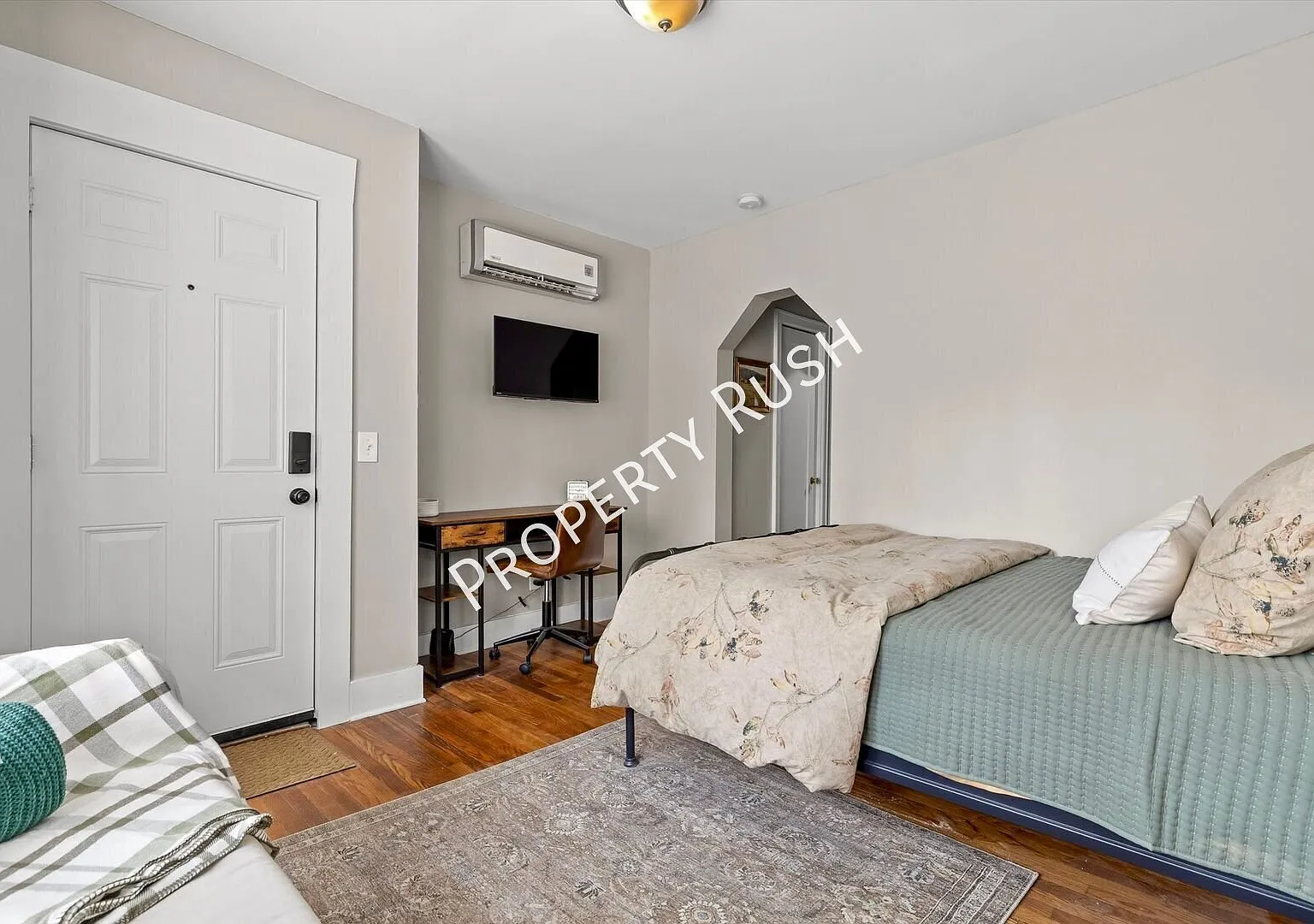 525 E Manning St — Photo 4