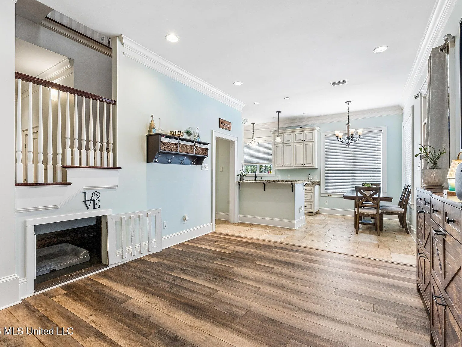 5 bed, 3.5 bath, 3479 sqft, $3,200 — Photo 4