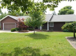 2107 Cameron Pl, Charleston, IL 61920