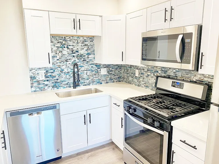 6707 E Cheery Lynn Rd #A — Photo 13