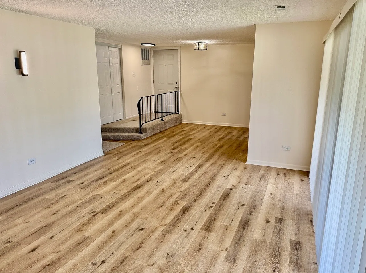 3 bed, 1150 sqft, $2,100 — Photo 2