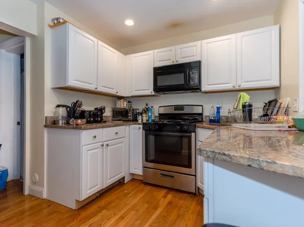 26 Egmont St APT 2, Brookline, MA 02446