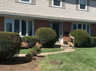 1884 Abington Rd, Bethlehem, PA 18018