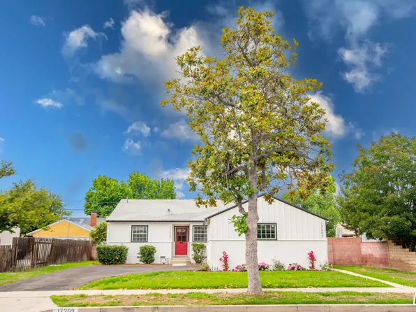 17209 Stagg St, Van Nuys, CA 91406