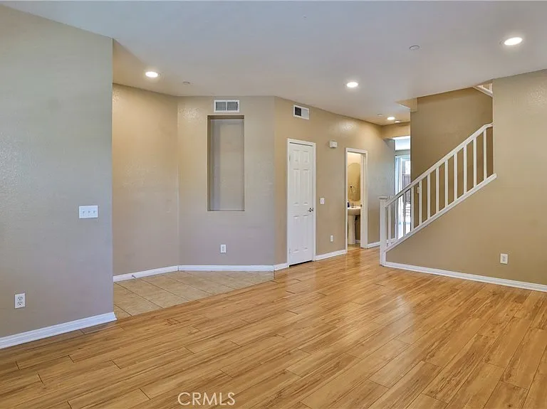 1765 Yvonne Ct — Photo 6