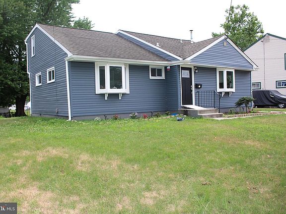 3rd image of 16 King Ave