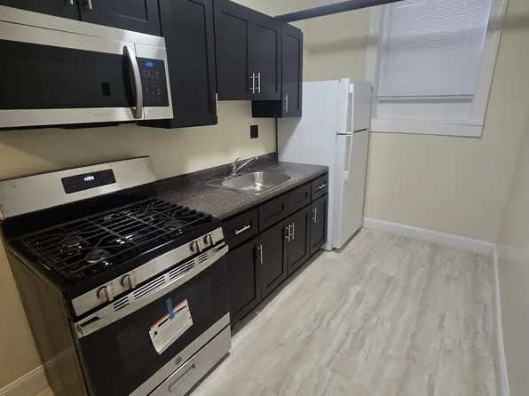 42 Kelly Pkwy, Bayonne, NJ