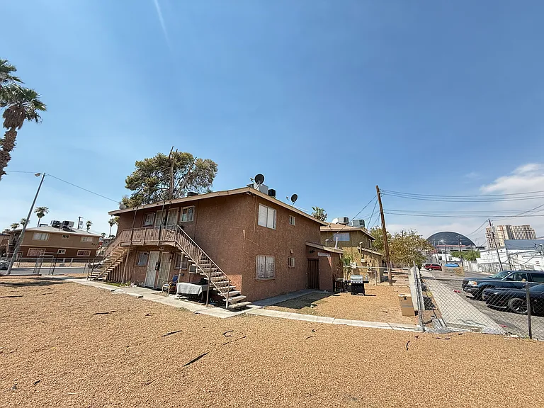 536 North Cir #C3 — Photo 14