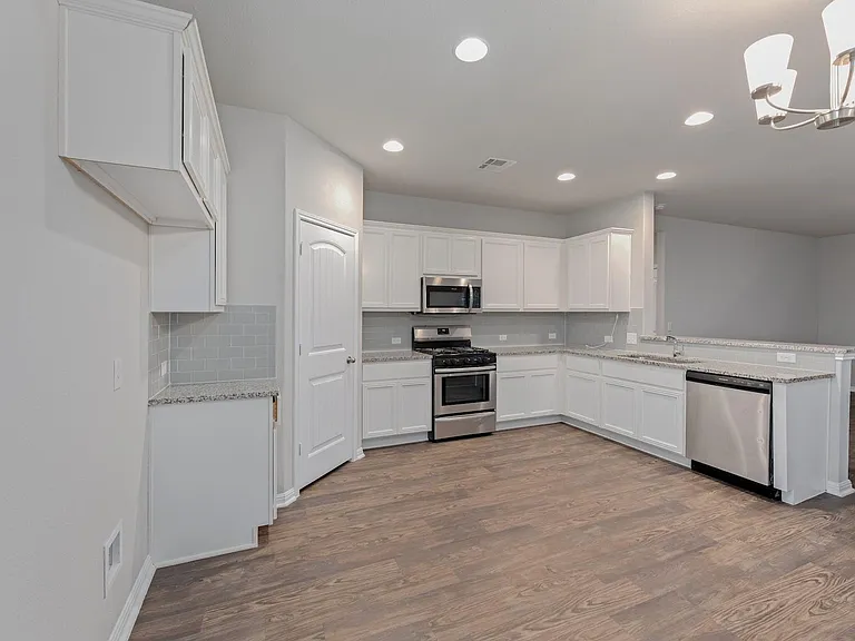 437 Otto Ave — Photo 9