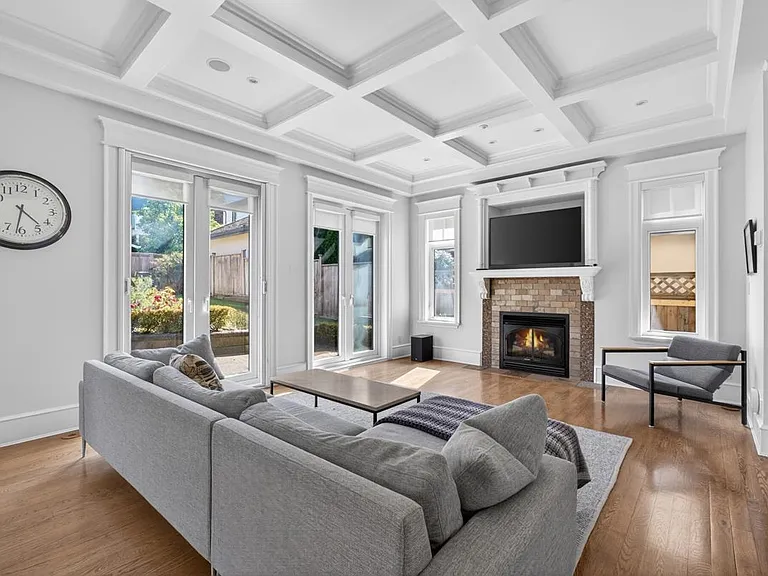 1912 W 36th Ave — Photo 5