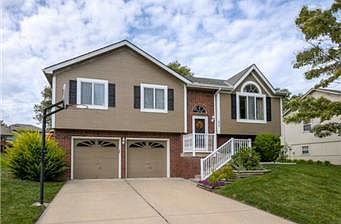 1st image of 604 NE Bryant Dr