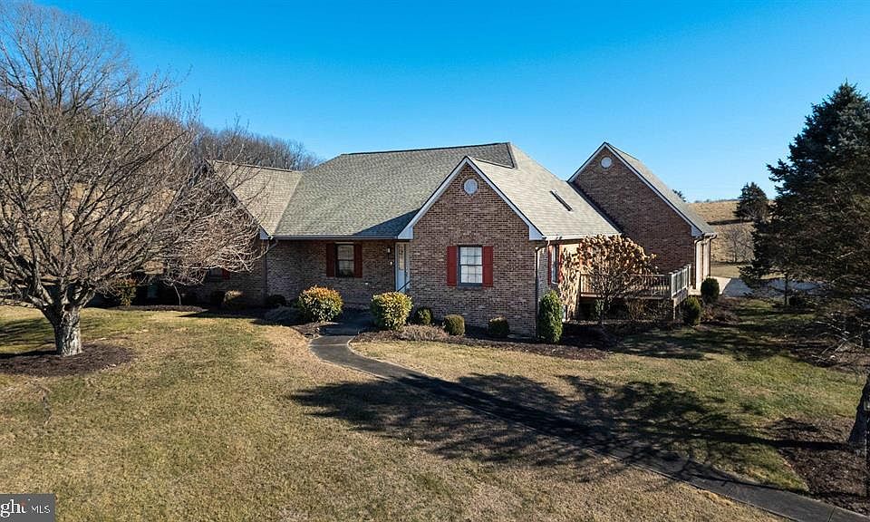 1st image of 147 Bon Lea Dr