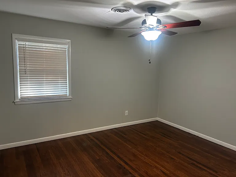1706 Pecos St — Photo 11