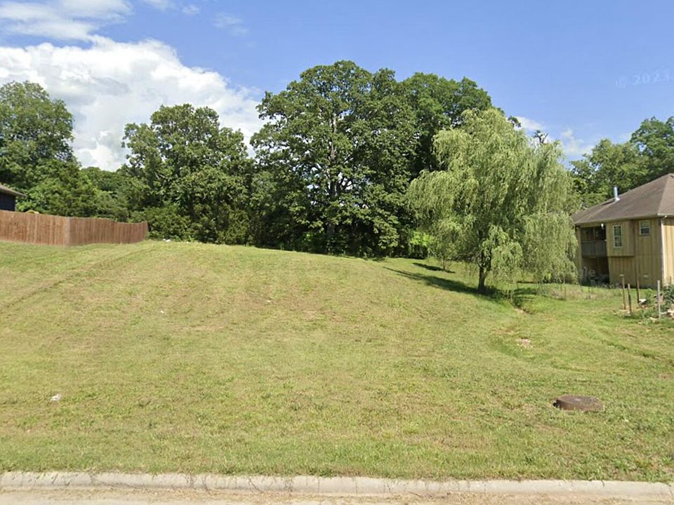 1st image of 970 S 21st Avenue