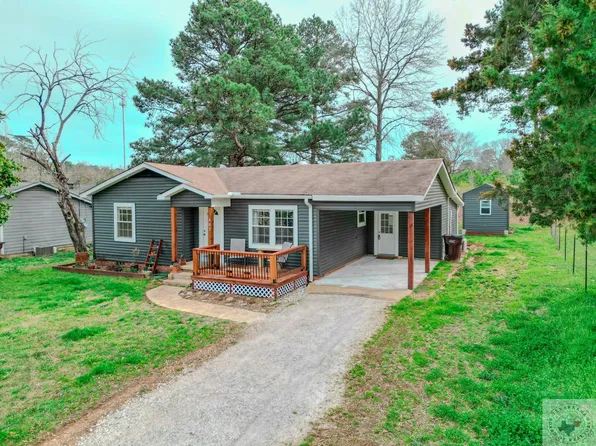 207 1st St, Atlanta, TX 75551