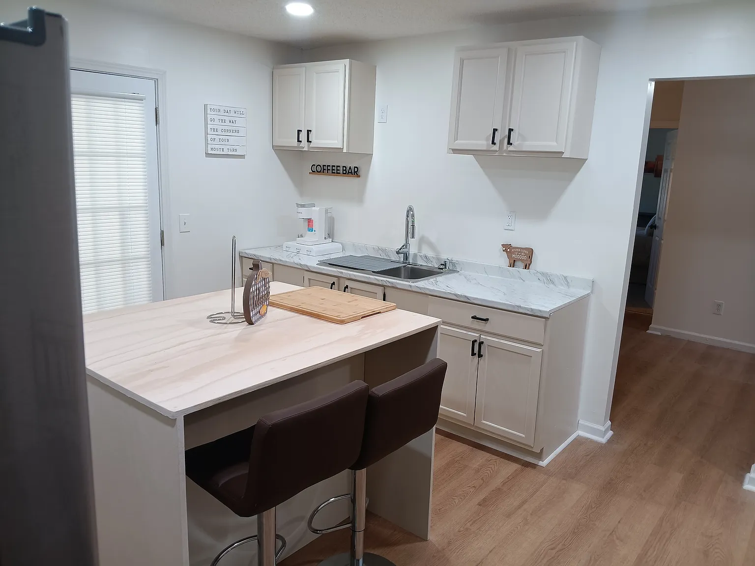 1 bed, 1200 sqft, $1,900 — Photo 2