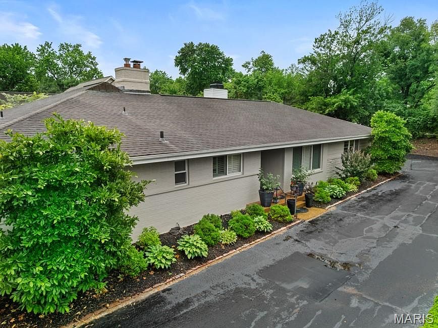 1st image of 15 Glen Creek Ln