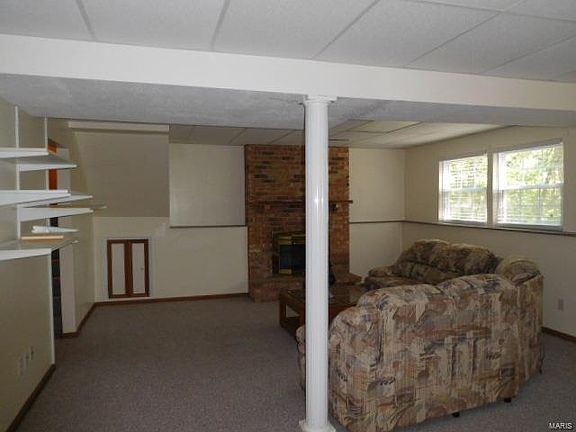 5th image of 379 Glenwood Dr