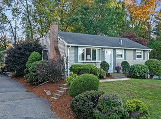 28 Robinson Rd, Woburn, MA 01801