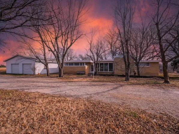 20648 85th Rd, Winfield, KS 67156