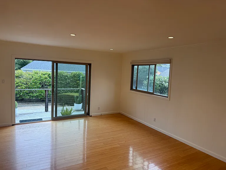 715 Cypress Ave — Photo 6