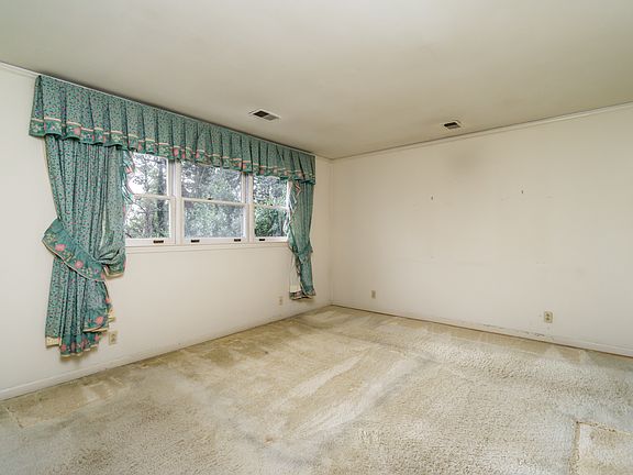 4th image of 578 Mount Vernon Hwy NW