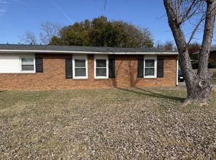 1727 E Cone Blvd APT B, Greensboro, NC 27405