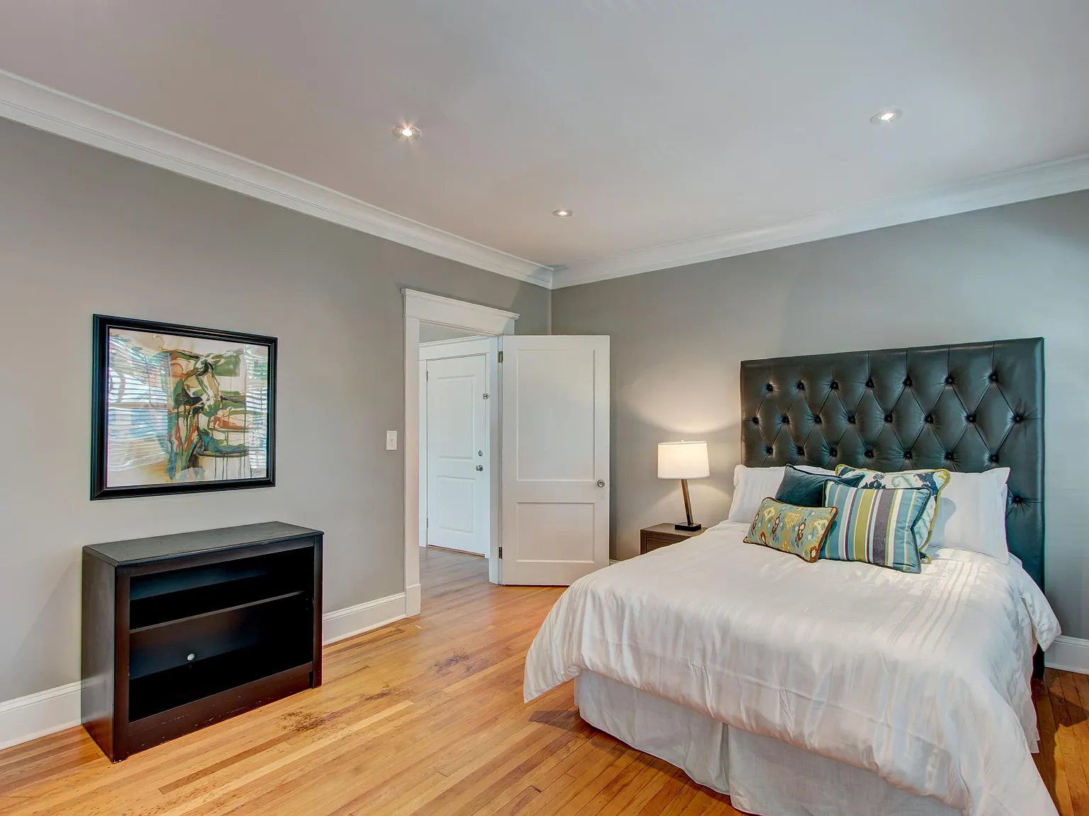 722 Ponce De Leon Ct NE — Photo 4