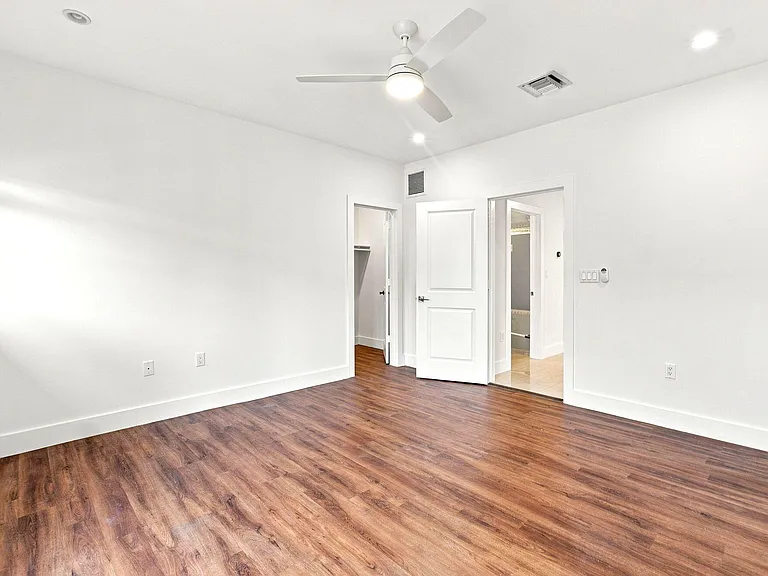 432 SE 16th St #432 — Photo 22