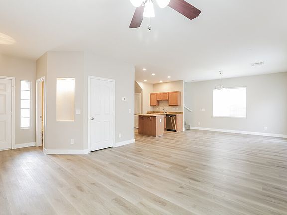 4th image of 8908 Brentwood Grove Ct