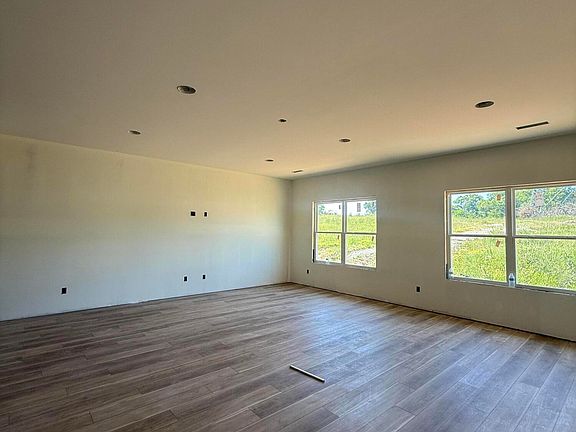 5th image of 1501 Sunrise Crest Ln