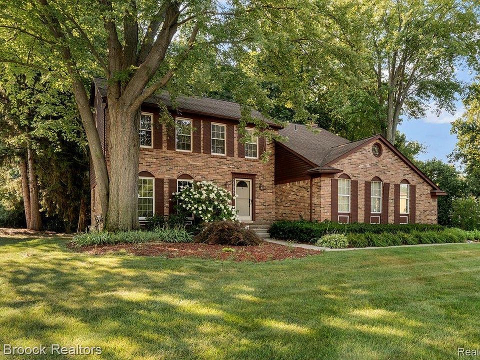 34985 Valley Forge Dr, photo 2