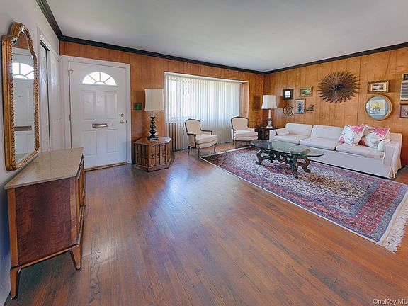 4th image of 51 Eileen Avenue