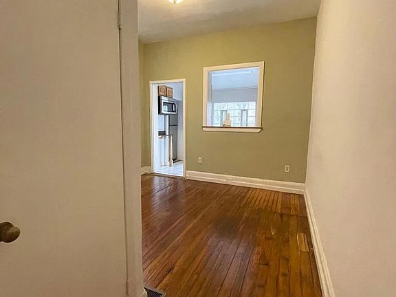 4th image of 222 Buckingham Pl #1A