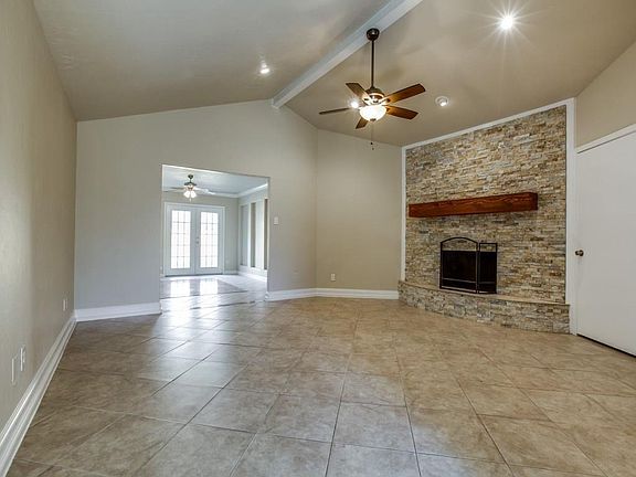 4th image of 111 Creek Courts Dr