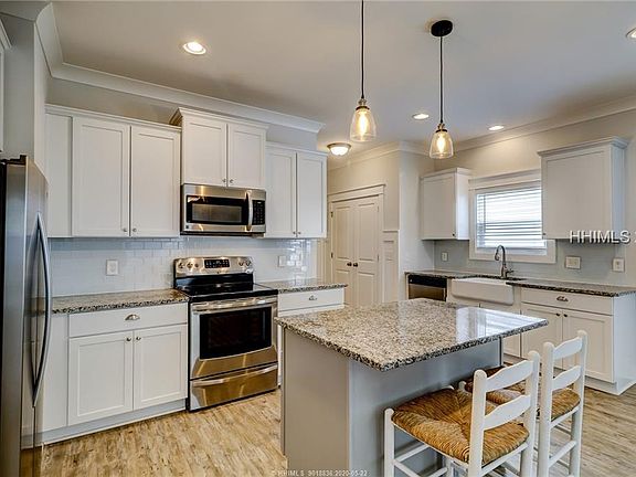 5th image of 38 Circlewood Dr