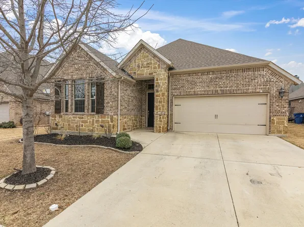 313 Spring Run Dr, Decatur, TX 76234