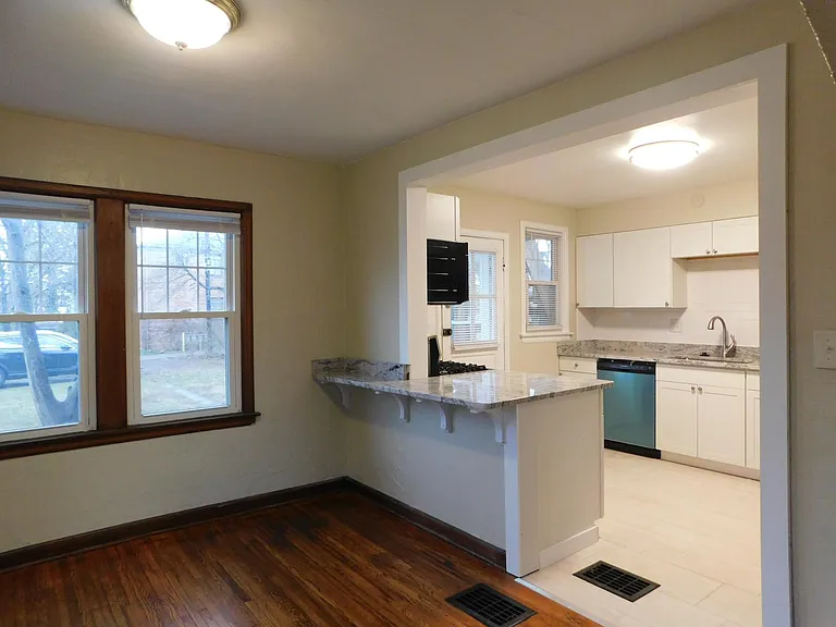 1460 W 6th Ave #A — Photo 7